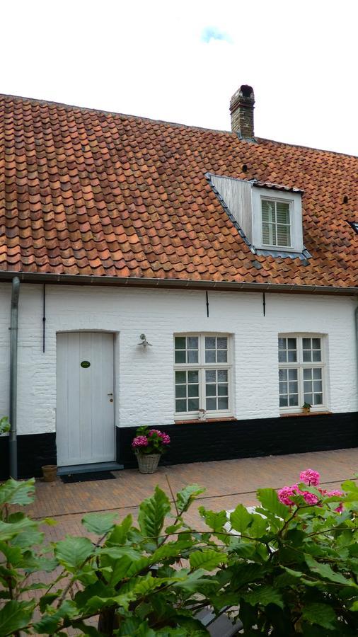 B&B De Swaenhoeck Damme Exterior photo